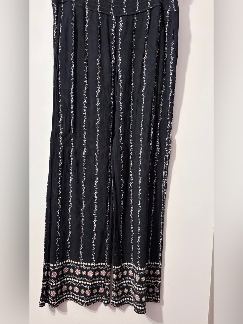 4/$25 Three Dots Black Wide-Leg Embroidered Pants with Pink Accents
